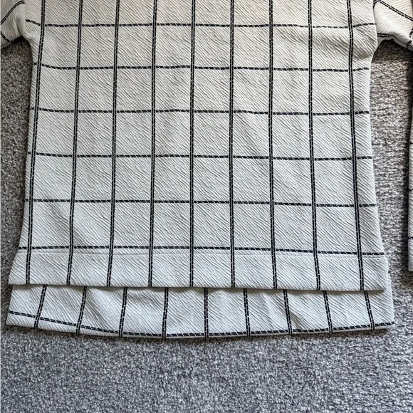 Suzy Shier Gray and Black Grid Turtleneck Sweater - Picture 4 of 4